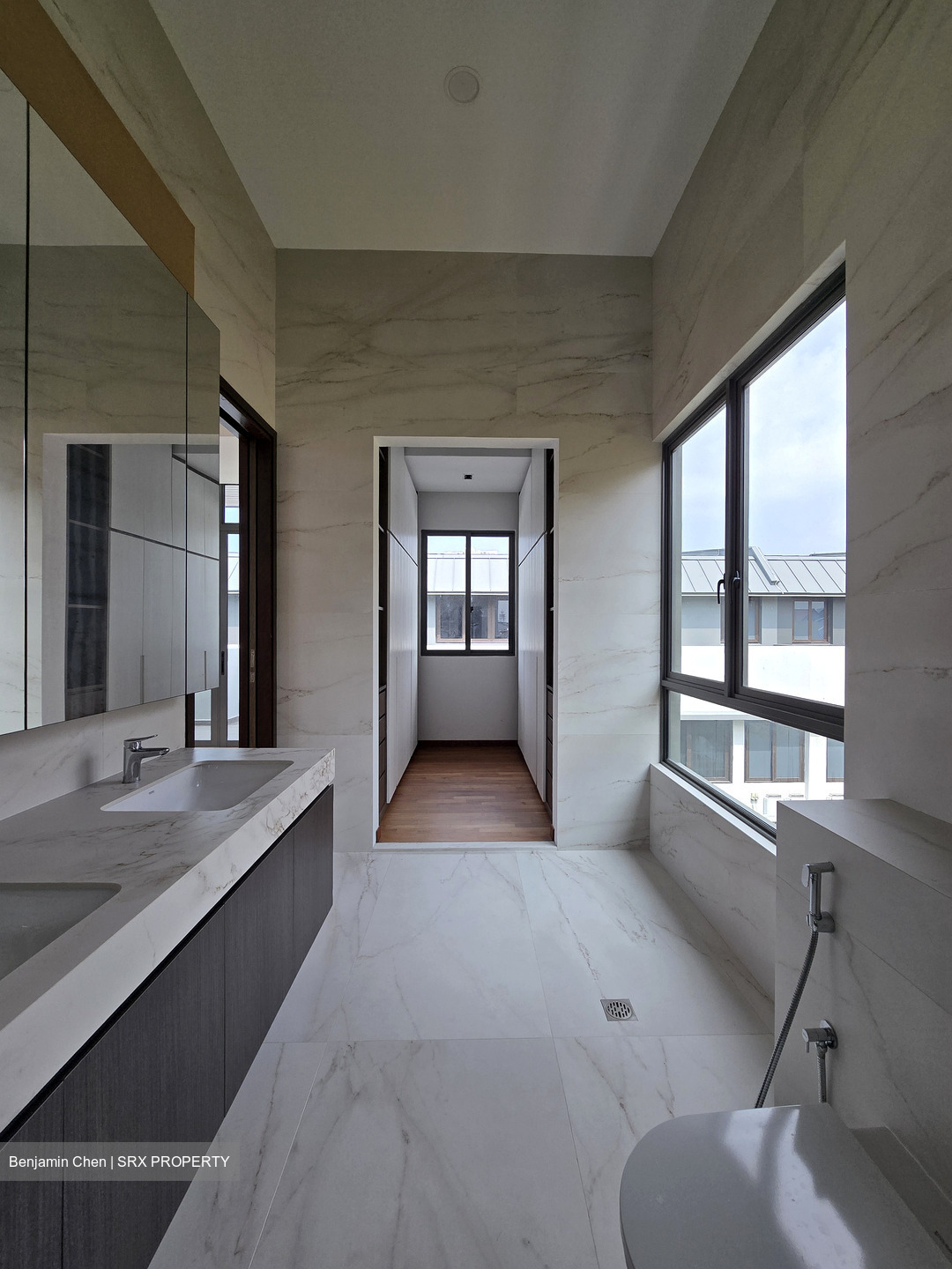 East Coast Avenue (D15), Terrace #606385261